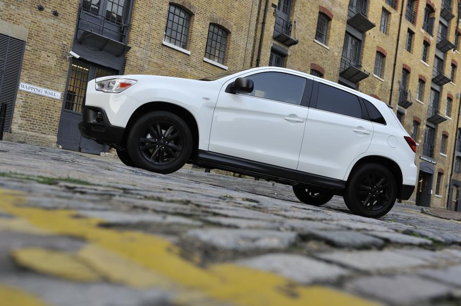  Mitsubishi ASX Black 2011 года  (UK) (фото 44 из 109)